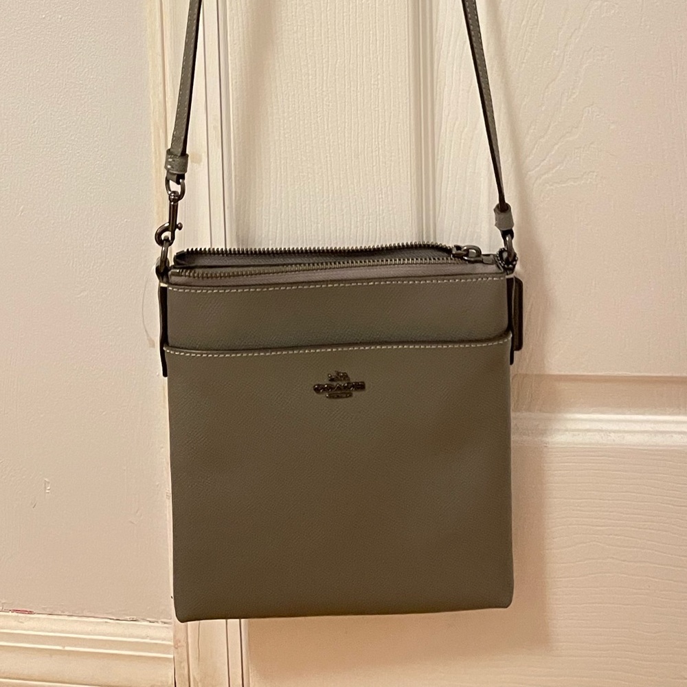 Kitt Messenger Crossbody | COACH